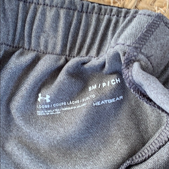 Under Armour Loose shorts Child small - Picture 3 of 3